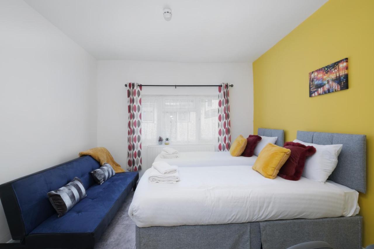 Wembley Fernbank Studios Sudbury Hill Harrow Self-Contained Studios With En-Suite מראה חיצוני תמונה