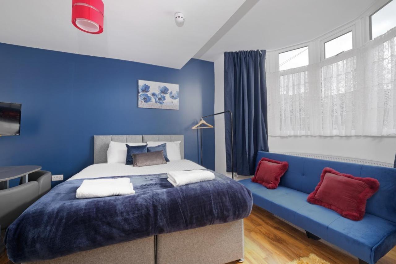 Wembley Fernbank Studios Sudbury Hill Harrow Self-Contained Studios With En-Suite מראה חיצוני תמונה